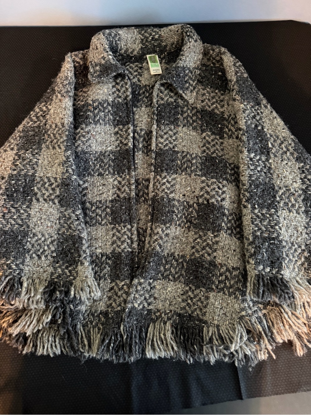 BRANIGAN WEAVERS 100% Irish Wool Cape With Front Zip Closure